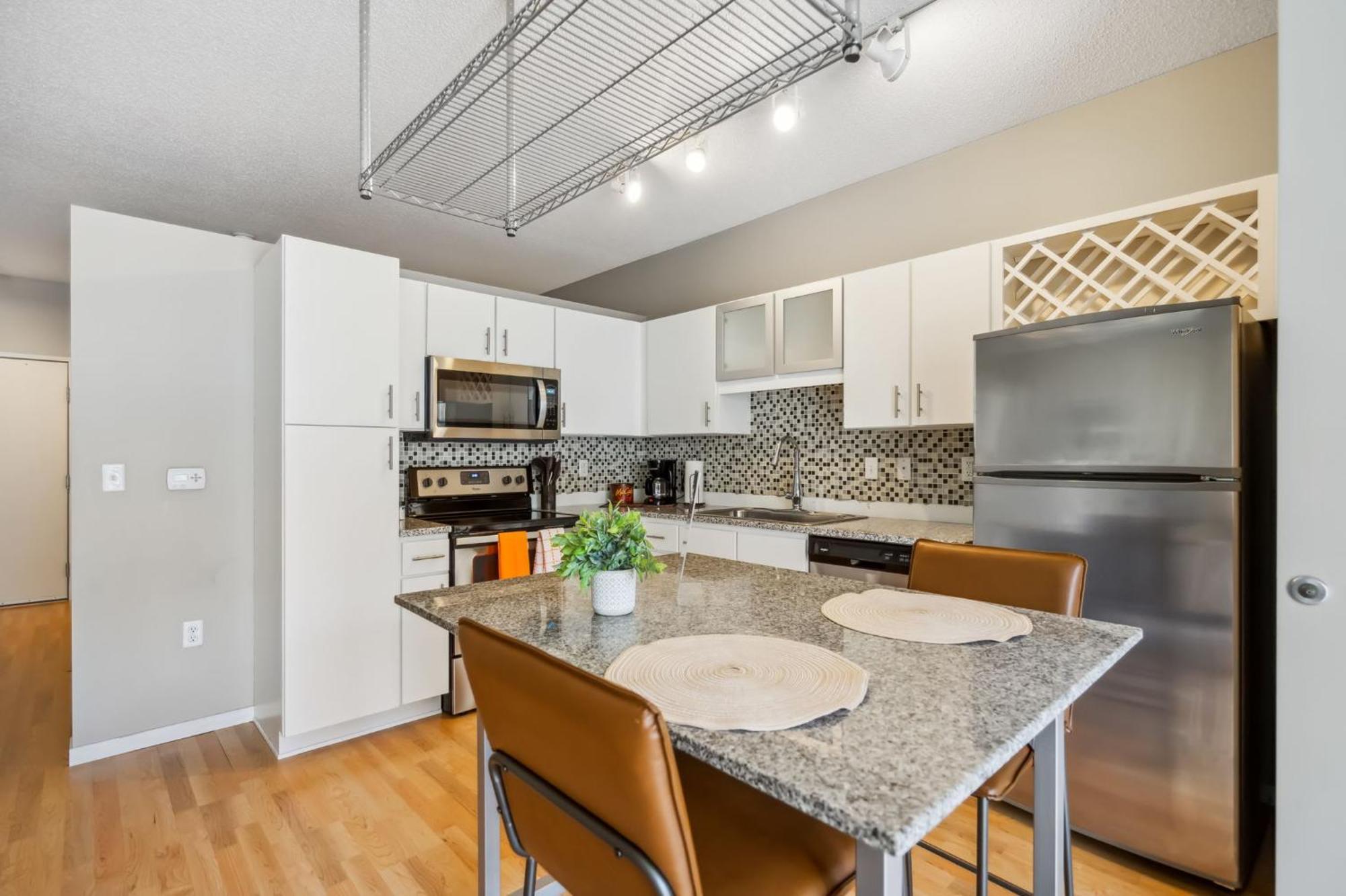 Cozysuites Mill District With Pool, Gym #03 *